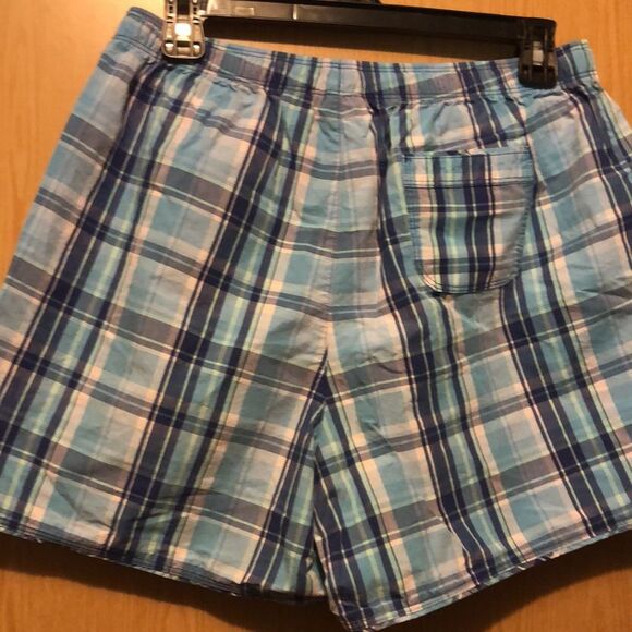 L.L bean size medium pull on shorts - Picture 3 of 4